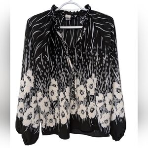 Ariella Black & White Floral Blouse Size Medium